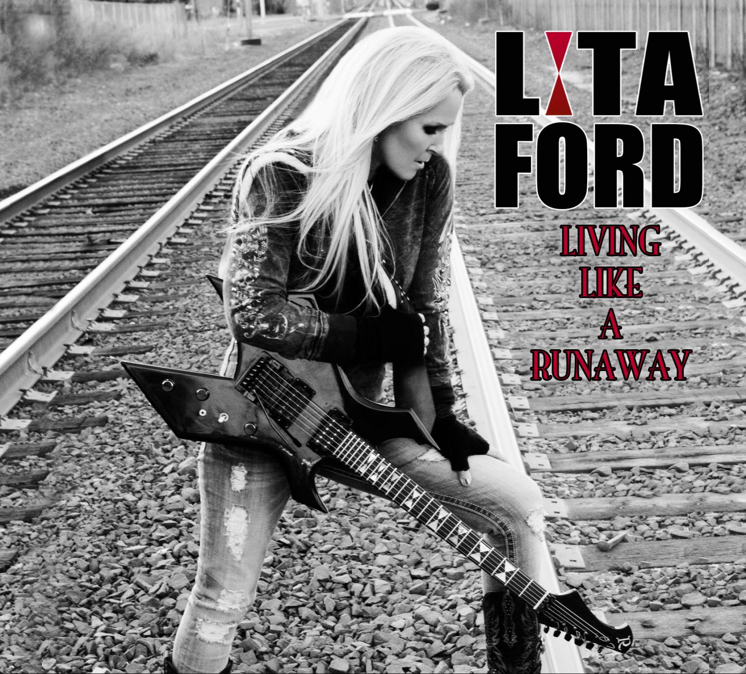  Lita Ford - Living Like A Runaway (Limited Edition) (2012)
